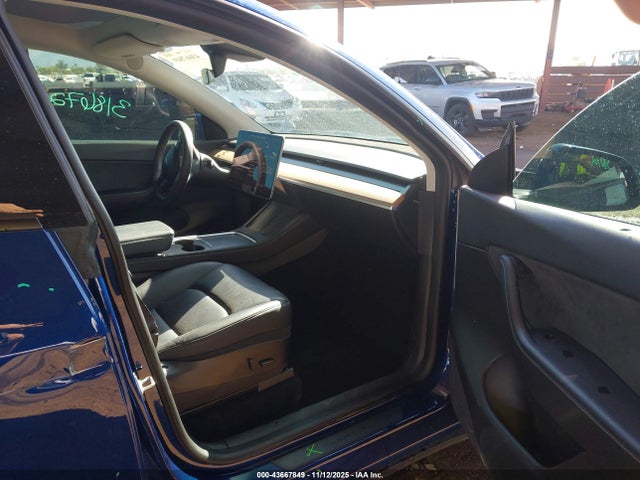 2022 TESLA MODEL Y 7SAYGDEF6NF318672 Photo 4