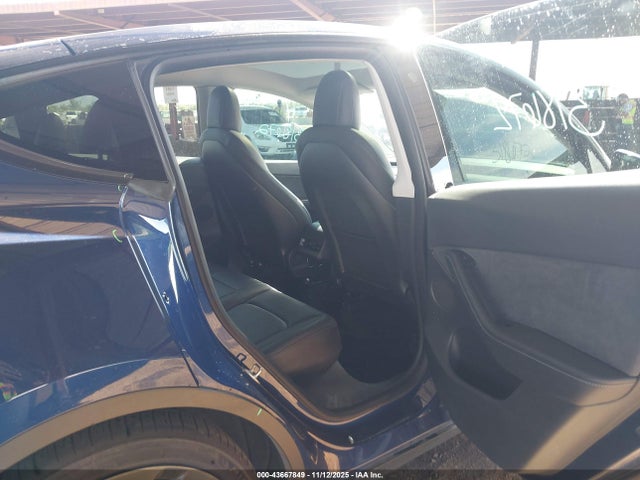 2022 TESLA MODEL Y 7SAYGDEF6NF318672 Photo 7
