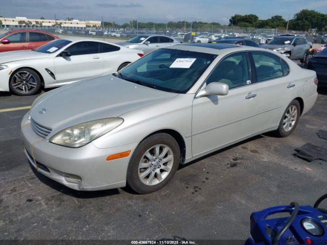 2002 LEXUS ES 300 JTHBF30G820010699 Photo 1