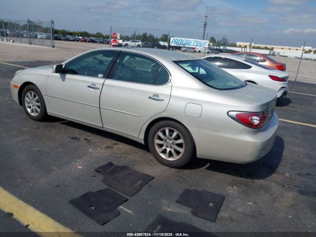 2002 LEXUS ES 300 JTHBF30G820010699 Photo 2