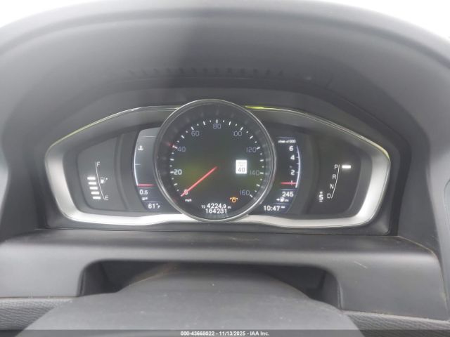 2016 VOLVO XC60 YV449MRM1G2894896 Photo 6