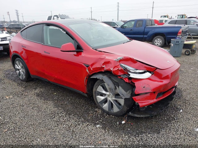 2022 TESLA MODEL Y 7SAYGDEE3NF461831 Photo 0