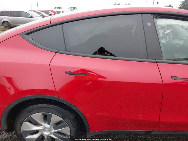 2022 TESLA MODEL Y 7SAYGDEE3NF461831 Photo 7
