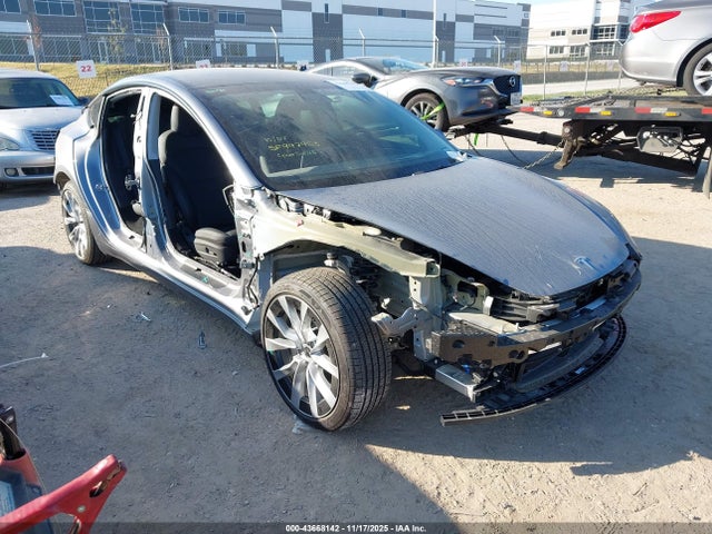 2025 TESLA MODEL 3 5YJ3E1EA6SF997953 Photo 0