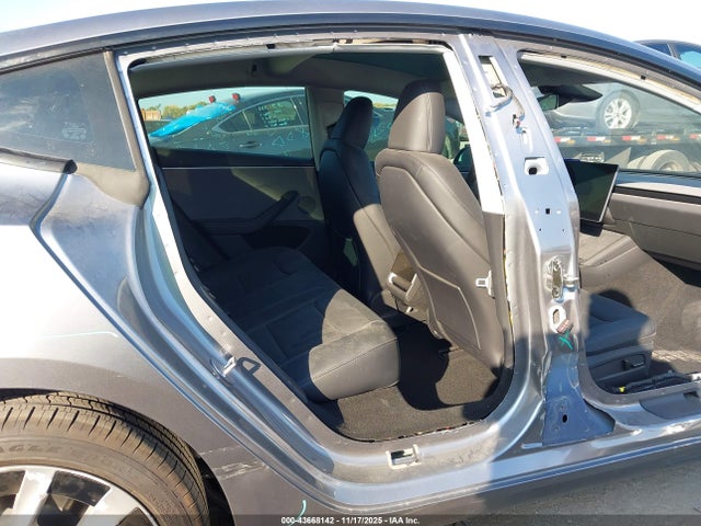 2025 TESLA MODEL 3 5YJ3E1EA6SF997953 Photo 7