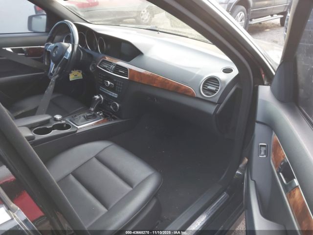 2013 MERCEDES-BENZ C 250 WDDGF4HB8DR293955 Photo 4