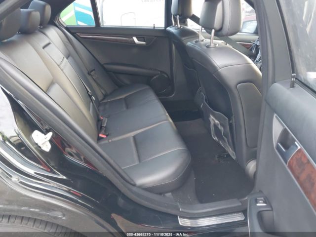 2013 MERCEDES-BENZ C 250 WDDGF4HB8DR293955 Photo 7