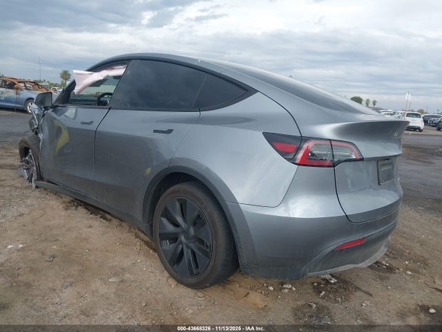 2025 TESLA MODEL Y 7SAYGDEE0SF297224 Photo 2