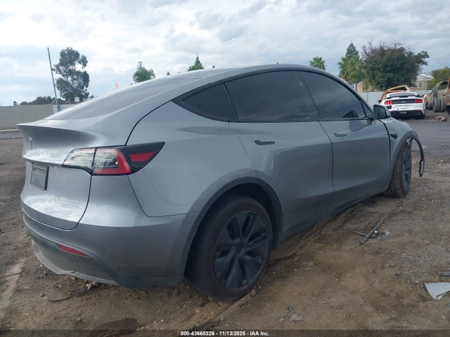2025 TESLA MODEL Y 7SAYGDEE0SF297224 Photo 3