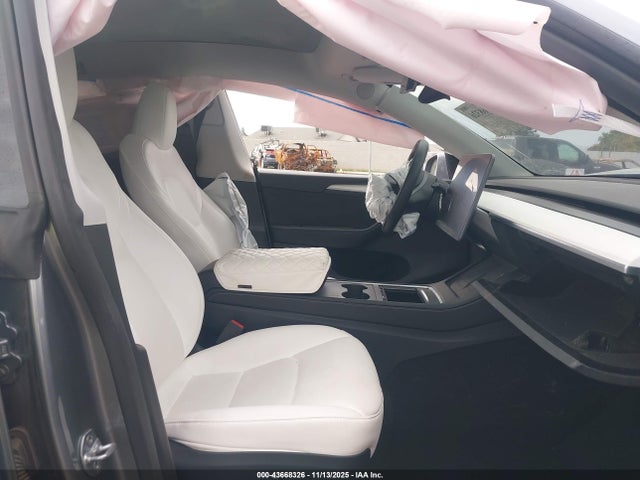 2025 TESLA MODEL Y 7SAYGDEE0SF297224 Photo 4
