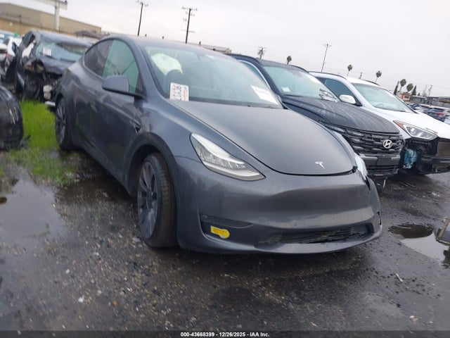 2020 TESLA MODEL Y 5YJYGDEF9LF013984 Photo 0