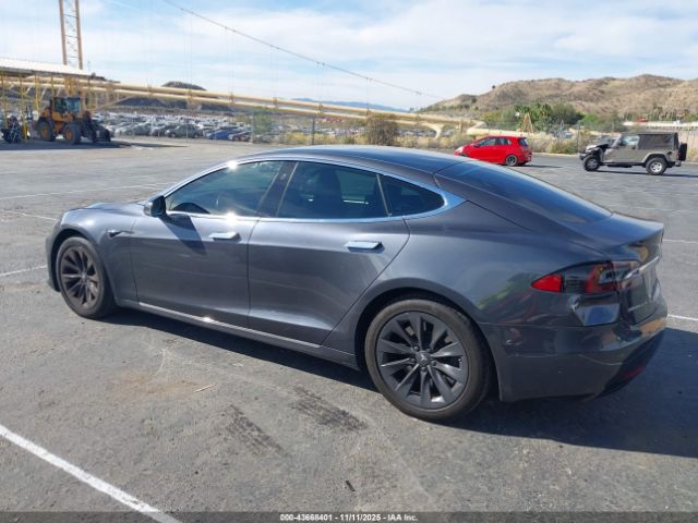 2018 TESLA MODEL S 5YJSA1E23JF235999 Photo 2