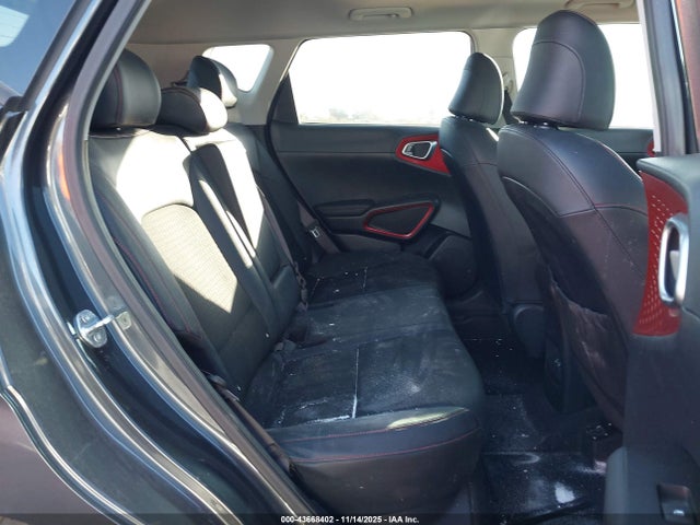 KNDJ53AU8P7884019 KIA Soul Gt-line