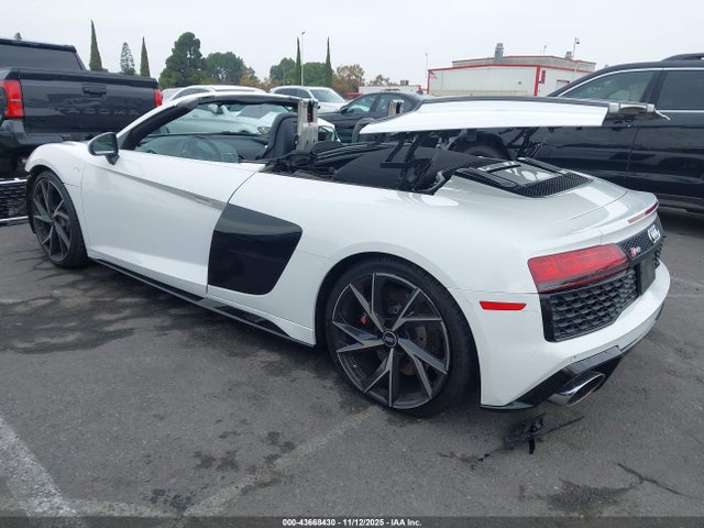2022 AUDI R8 SPYDER WUACECFX6N7901007 Photo 2