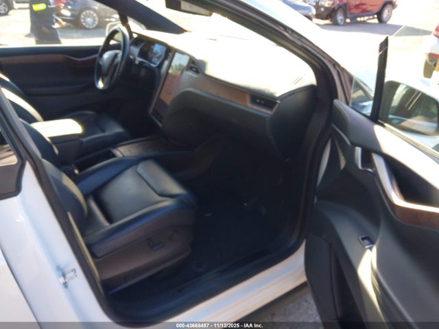 2018 TESLA MODEL X 5YJXCBE21JF142694 Photo 4