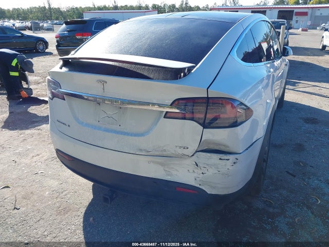 2018 TESLA MODEL X 5YJXCBE21JF142694 Photo 5