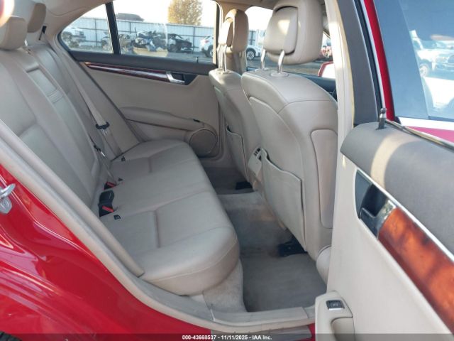 2011 MERCEDES-BENZ C 300 WDDGF5EB2BR175259 Photo 7