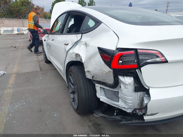 Tesla Model 3 Rear-wheel Drive 2023 5YJ3E1EA3PF560130 Image 20