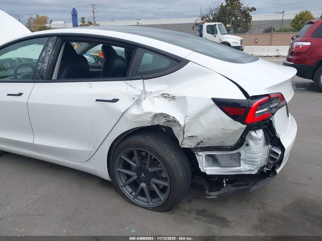 2023 TESLA MODEL 3 5YJ3E1EA3PF560130 Photo 5