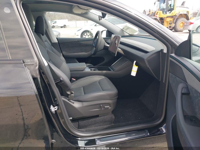2026 TESLA MODEL Y 7SAYGDEE3TA472595 Photo 4