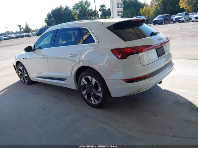 2021 AUDI E-TRON WA1LAAGE9MB024822 Photo 2