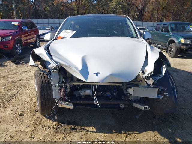 2023 TESLA MODEL Y 7SAYGDEE7PF660352 Photo 5
