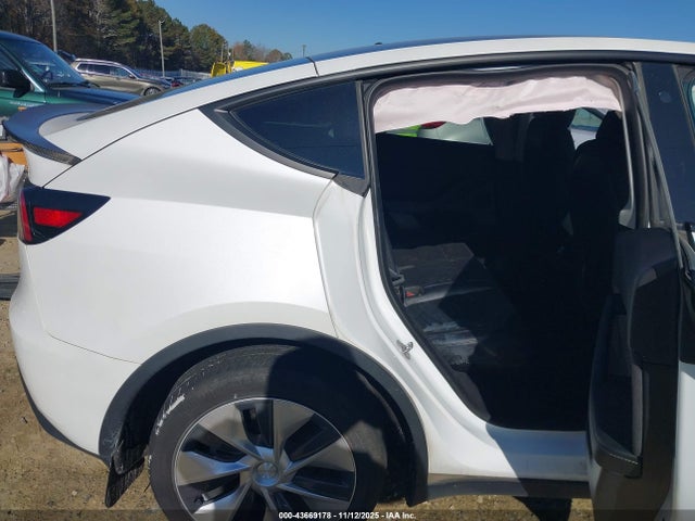 2023 TESLA MODEL Y 7SAYGDEE7PF660352 Photo 7