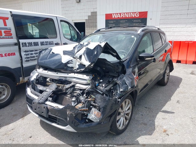 Ford Escape Titanium 2018 1FMCU9J94JUB92497 Image 2