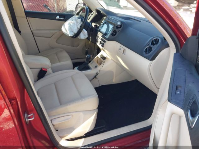 2016 VOLKSWAGEN TIGUAN WVGAV7AX2GW087011 Photo 4