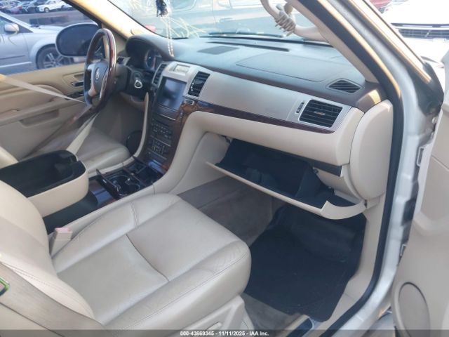 2011 CADILLAC ESCALADE ESV 1GYS4HEF1BR193194 Photo 4