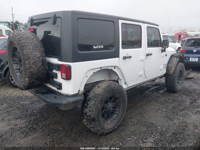 1C4BJWDG4HL581142 Jeep Wrangler Unlimited Sport 4x4