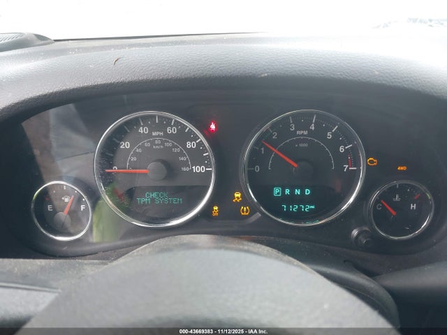 1C4BJWDG4HL581142 Jeep Wrangler Unlimited Sport 4x4