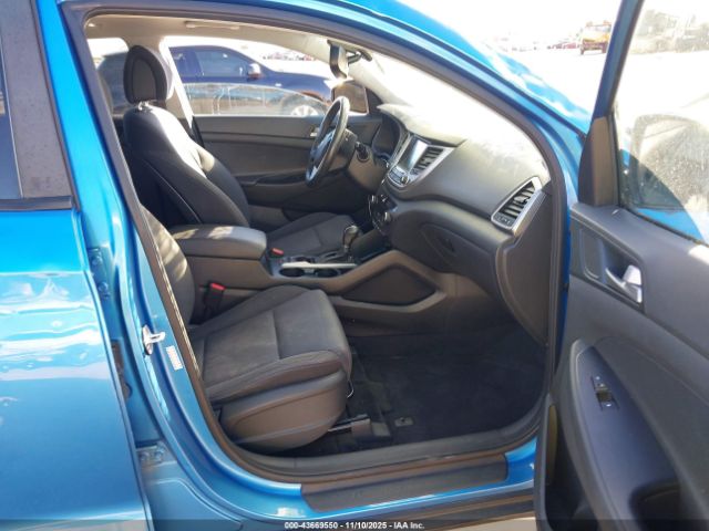 2018 HYUNDAI TUCSON KM8J33A2XJU729805 Photo 4