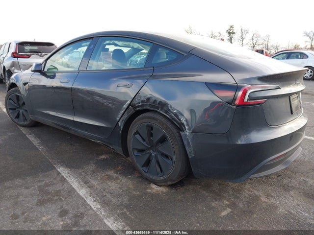 2025 TESLA MODEL 3 5YJ3E1EAXSF998782 Photo 2