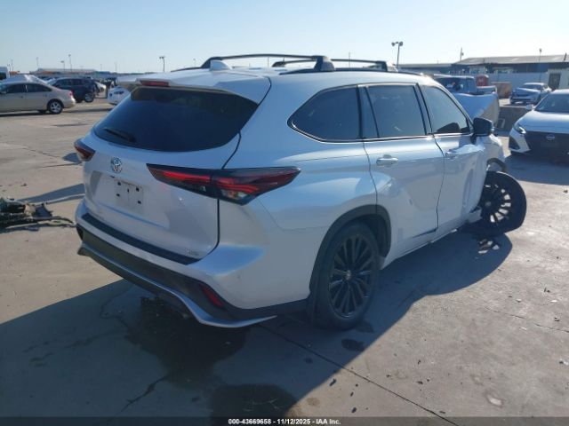 2024 TOYOTA HIGHLANDER 5TDKDRAH6RS538671 Photo 3