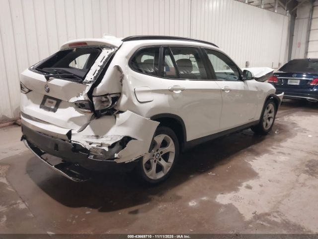 2015 BMW X1 WBAVM1C56FV316051 Photo 3