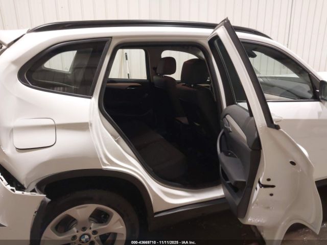 2015 BMW X1 WBAVM1C56FV316051 Photo 7