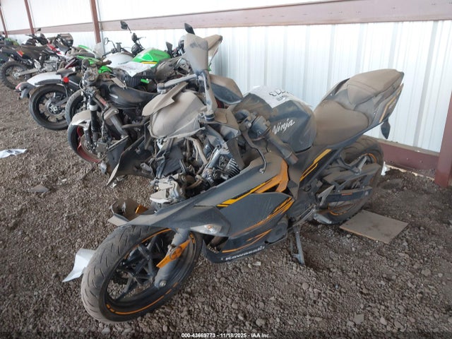Kawasaki EX400 2018 JKAEXKG16JDA07313 Image 2