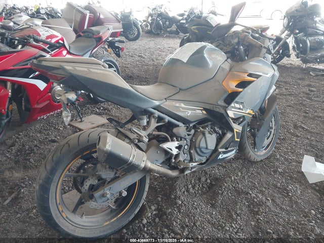 Kawasaki EX400 2018 JKAEXKG16JDA07313 Image 4