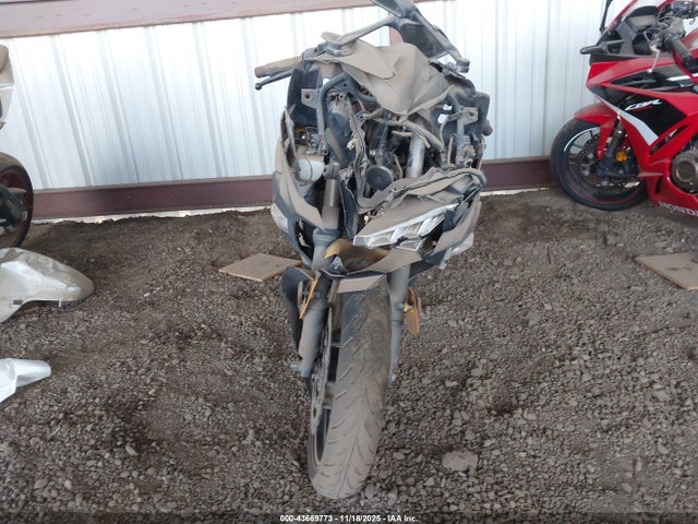 Kawasaki EX400 2018 JKAEXKG16JDA07313 Image 5
