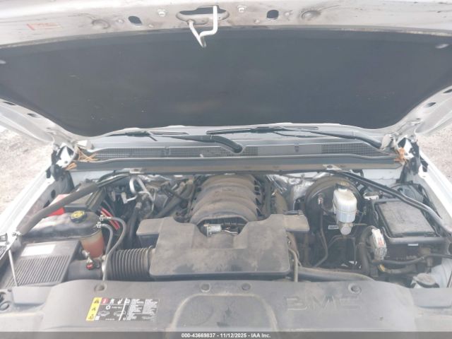 2018 GMC YUKON XL 1GKS2GKC7JR226847 Photo 9