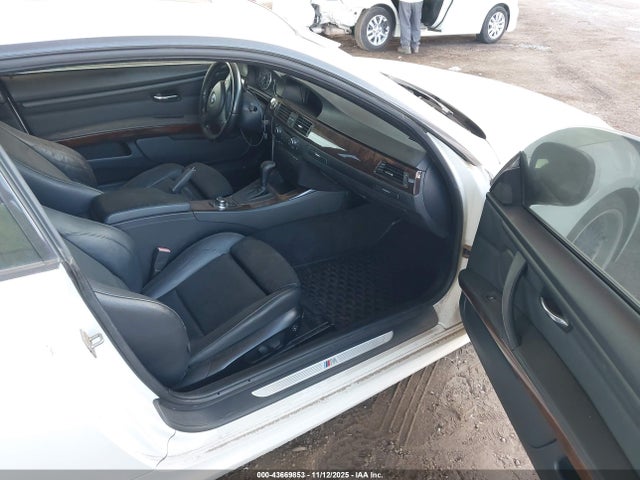 Продажа на аукционе авто 2011 Bmw 328i, vin: WBAKE5C54BE754620, номер лота: 43669853
