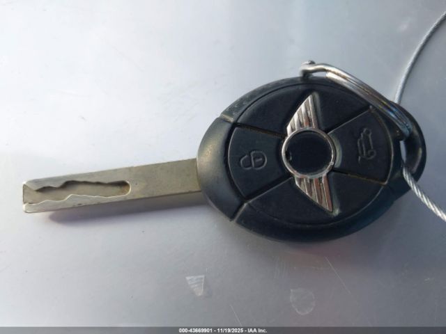 2005 MINI COOPER S WMWRH33465TF80604 Photo 10