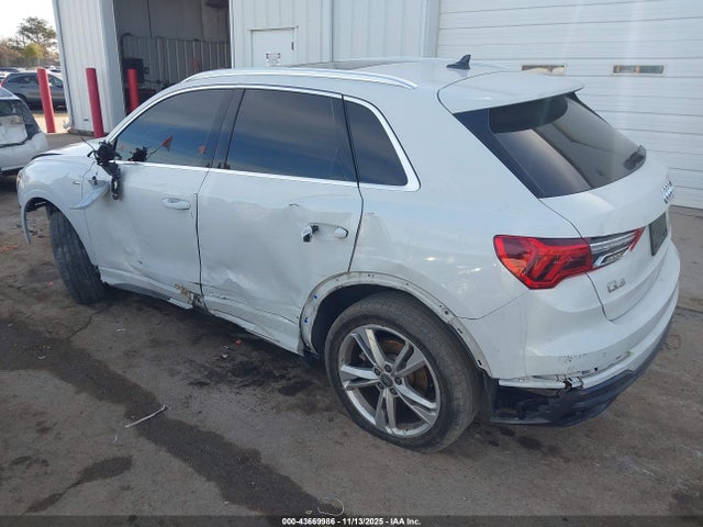 2021 AUDI Q3 WA1DECF32M1013283 Photo 2
