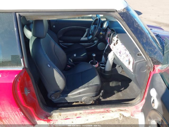 2006 MINI COOPER S WMWRE335X6TN25797 Photo 4