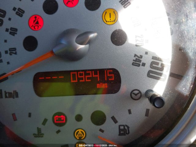 2006 MINI COOPER S WMWRE335X6TN25797 Photo 6