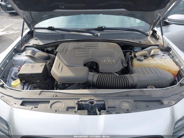 Chrysler 300 300s 2018 2C3CCABG5JH214147 Image 10