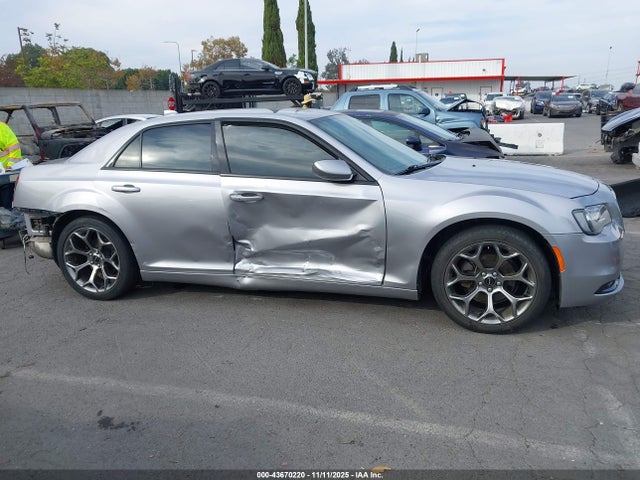 Chrysler 300 300s 2018 2C3CCABG5JH214147 Image 14