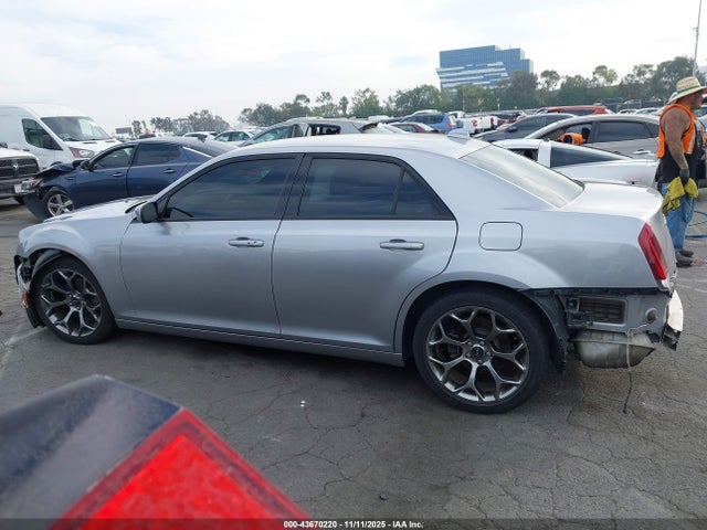 Chrysler 300 300s 2018 2C3CCABG5JH214147 Image 15