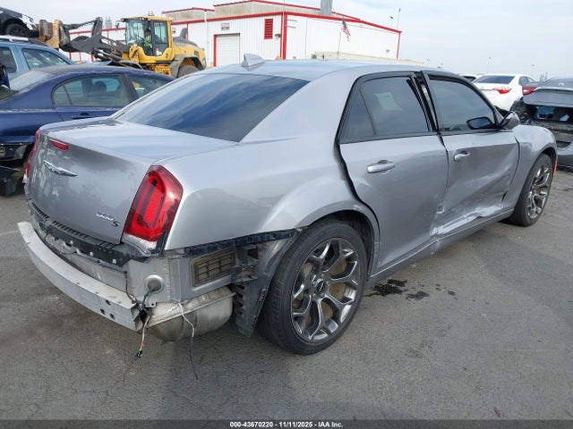 Chrysler 300 300s 2018 2C3CCABG5JH214147 Image 4